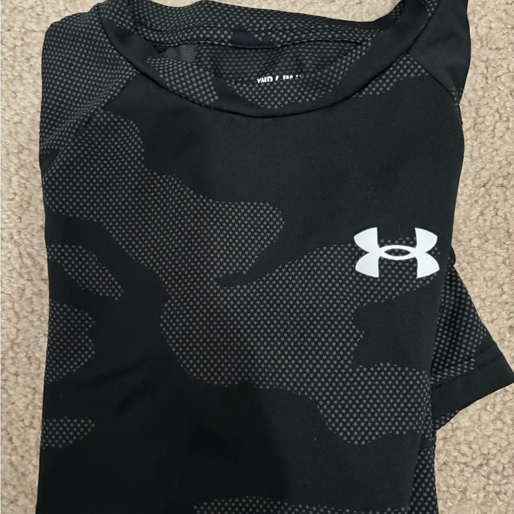 Boys UA tee